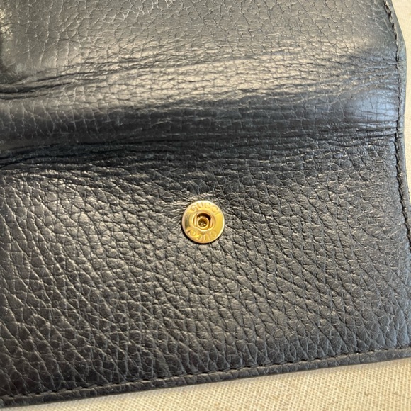 Gucci Black Textured Wallet with Gold Logo - Picture 4 of 6
